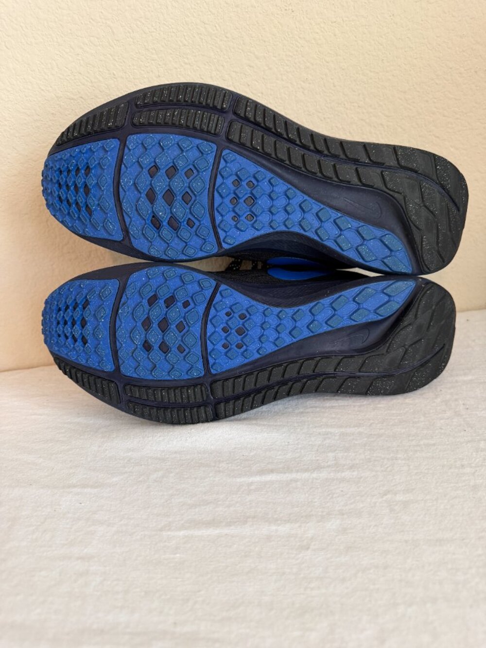 Nike Air Zoom Pegasus 39 Men's Size 11.5 Black Hyper Royal Speckled Sneakers - Picture 12 of 15